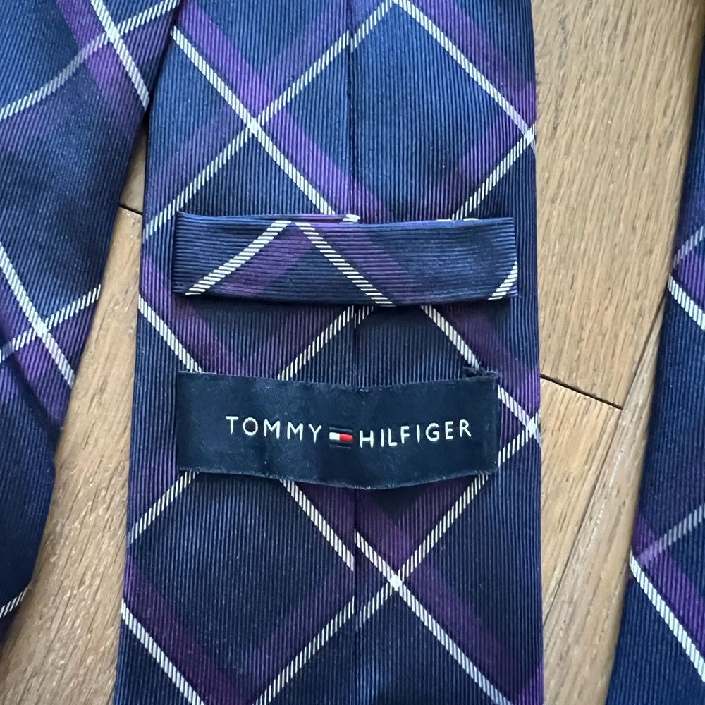 Tommy Hilfiger Tie - Picture 3 of 3